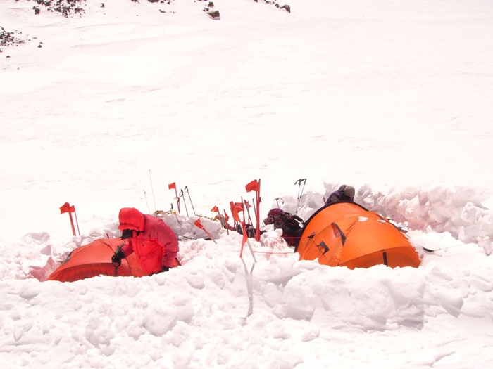 Высокогорная четырехместная экспедиционная палатка.
 Alexika Mirage 4