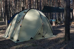 Четырехместная кемпинговая палатка купольного типа. Alexika Minnesota 4 Luxe